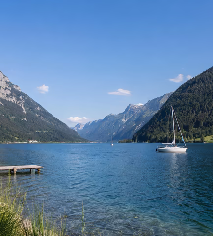 Achensee, Tirol (KI-generiertes Bild: erstellt mit ChatGPT von OpenAI)